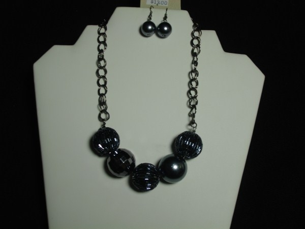 Crystal Necklace Set in Black